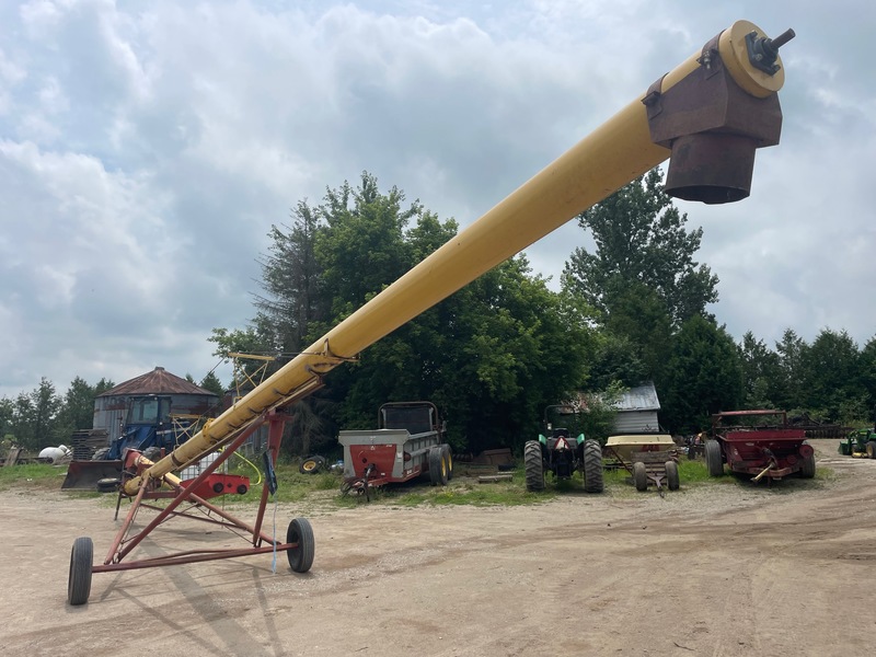 Augers/Conveyers  Westfeild Auger With Swing Auger - Hydraulic Lift - 10" x 51' Photo